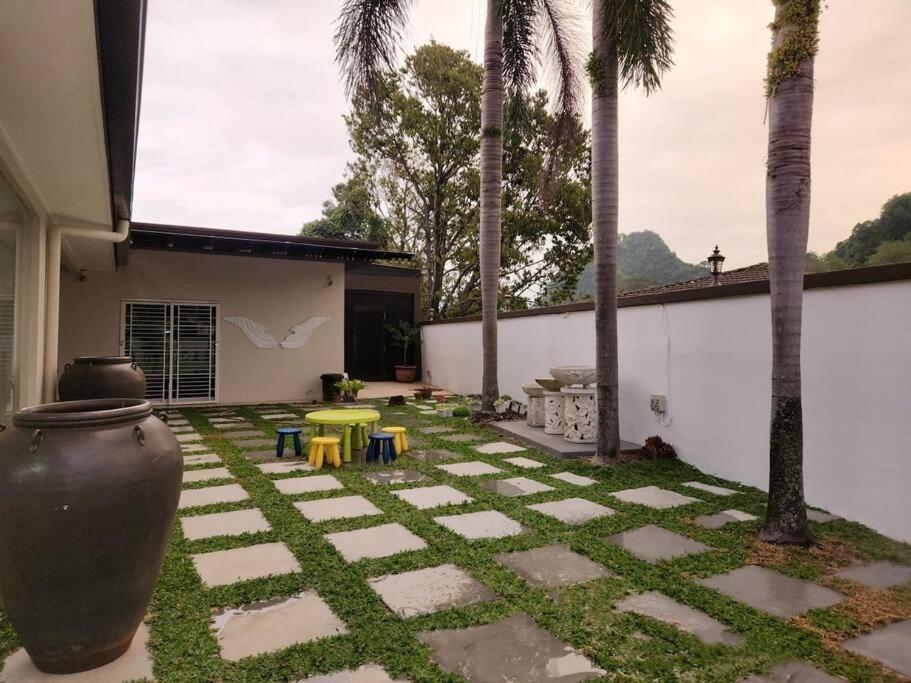 Lost World Luxury 5br/20 Pax/mahjong/karaok/bbq/garden Events * Tambun