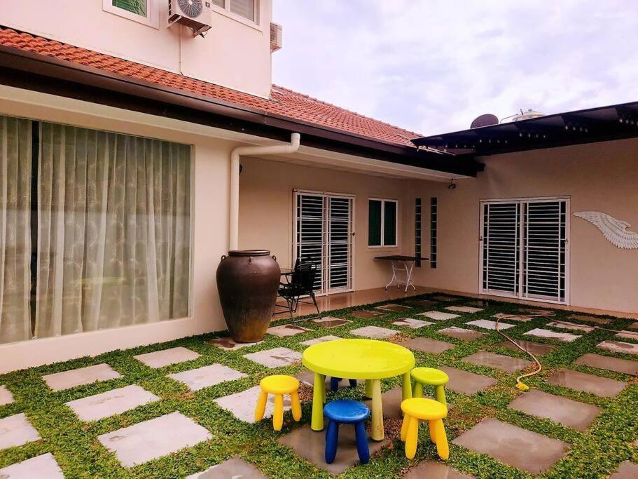Lost World Luxury 5br/20 Pax/mahjong/karaok/bbq/garden Events Holiday home Tambun