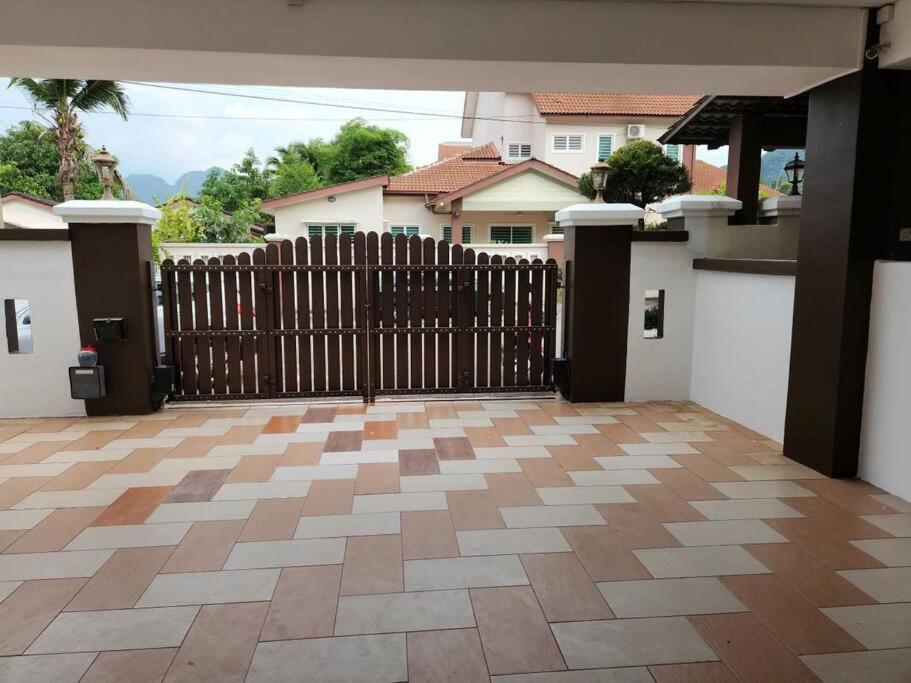 Lost World Luxury 5br/20 Pax/mahjong/karaok/bbq/garden Events Holiday home *