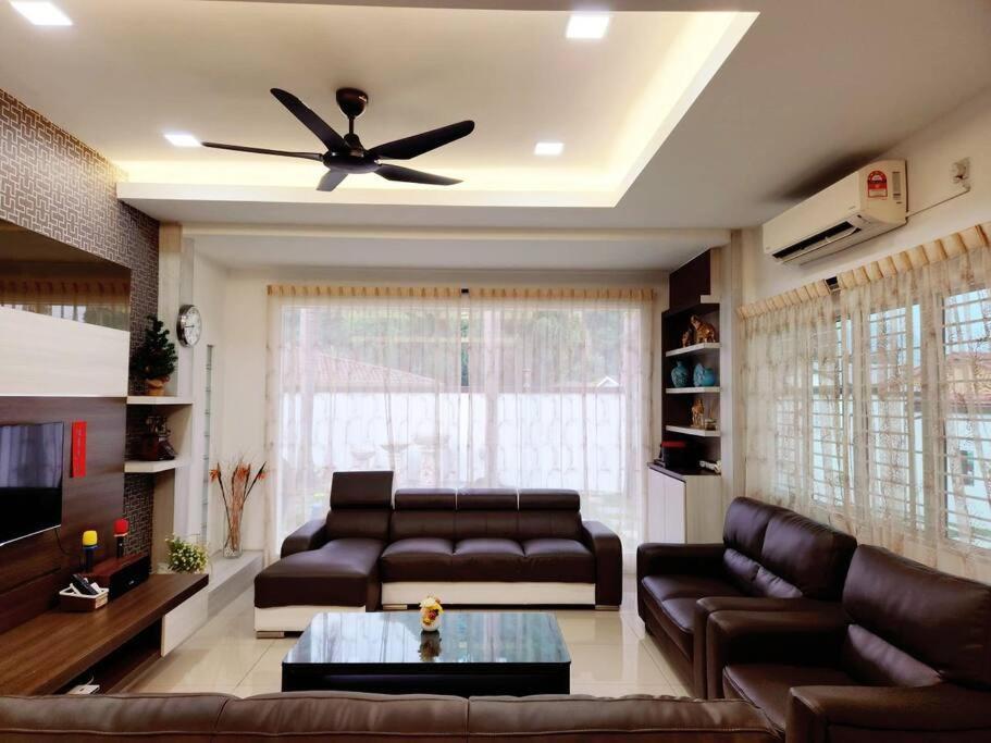 Lost World Luxury 5br/20 Pax/mahjong/karaok/bbq/garden Events Holiday home *