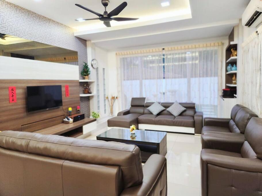 Lost World Luxury 5br/20 Pax/mahjong/karaok/bbq/garden Events *