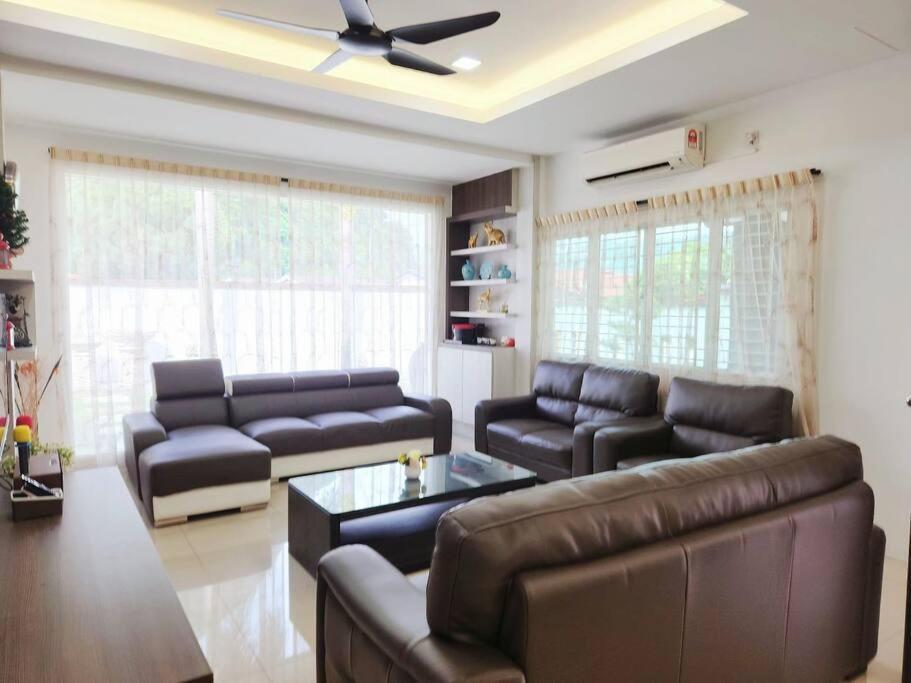 Lost World Luxury 5br/20 Pax/mahjong/karaok/bbq/garden Events Tambun